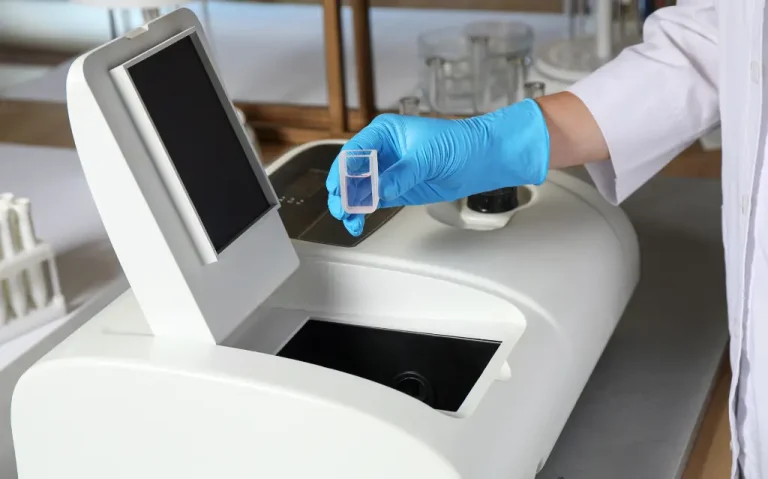 Spectrophotometers vs. Fluorometers: Key Differences & Applications