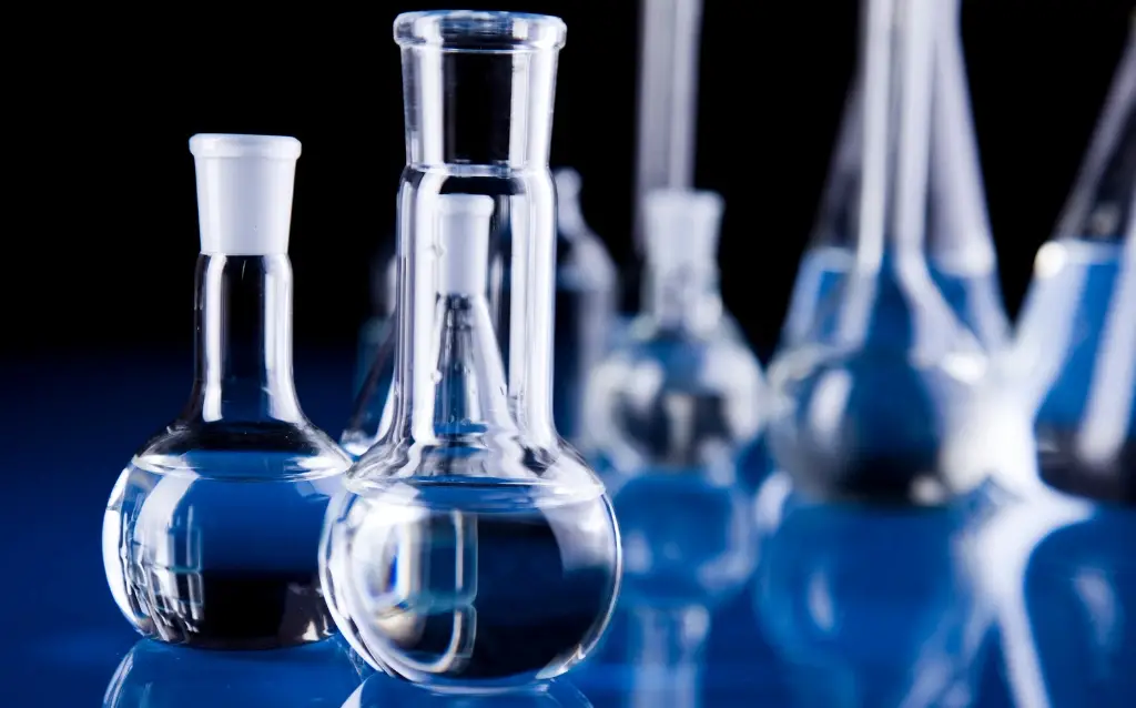 Sterilizing Glassware in the Lab AELAB