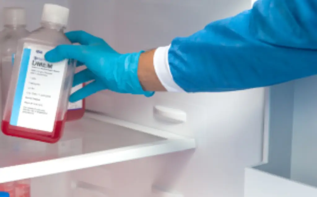 Medical-Grade Refrigerators: How to Store and Transport Medications Safely AELAB