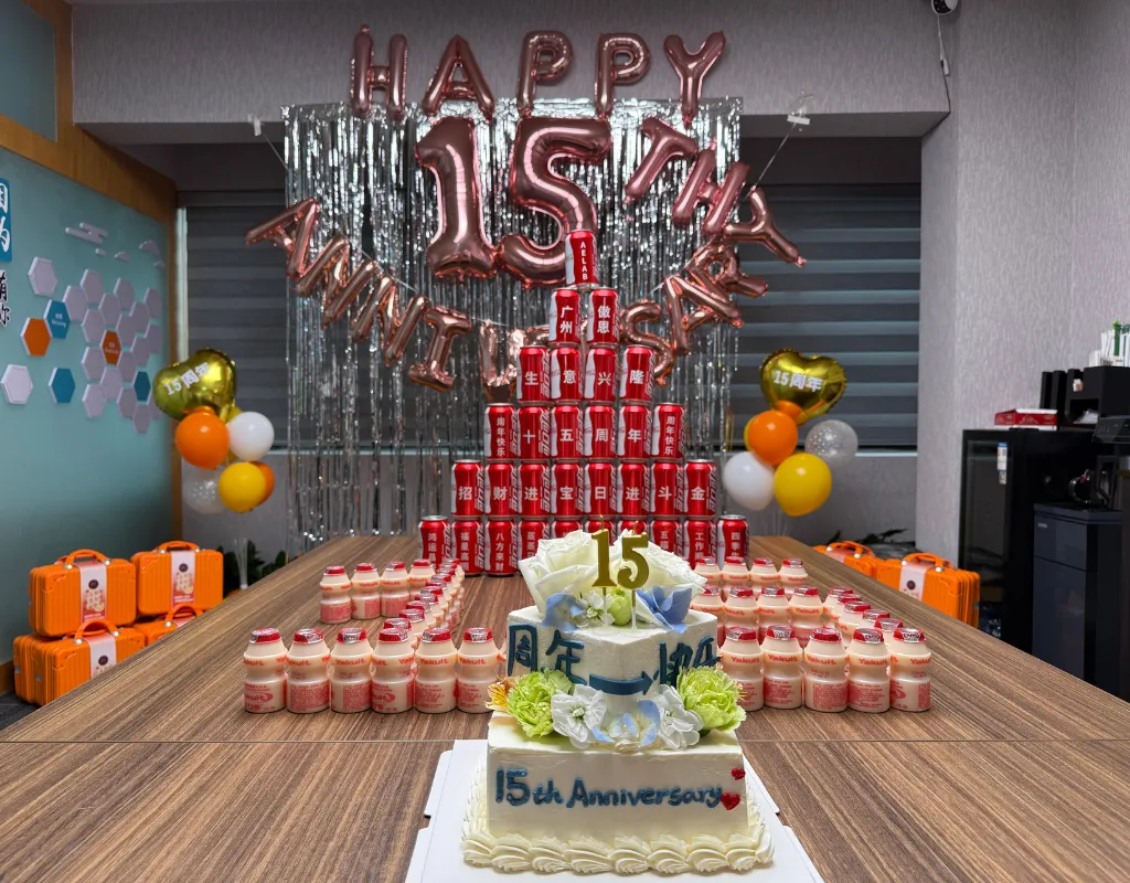 AELAB-15th-Anniversary-Cake