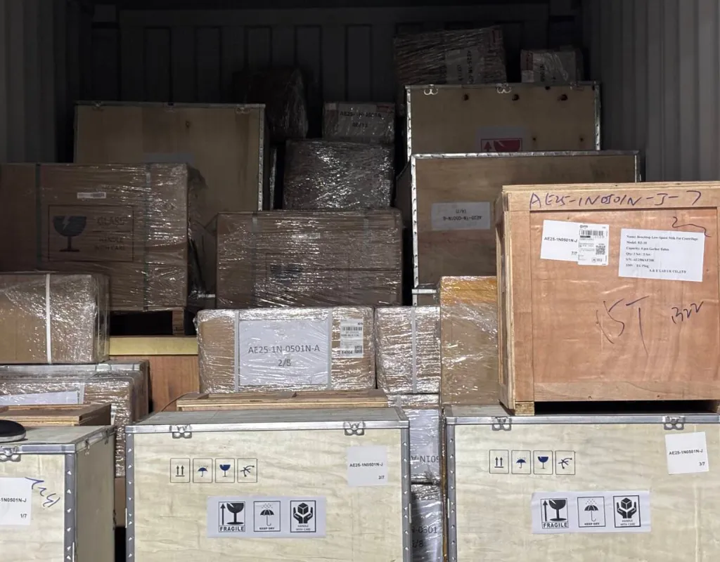 Container-loading-in-AELAB-warehouse.