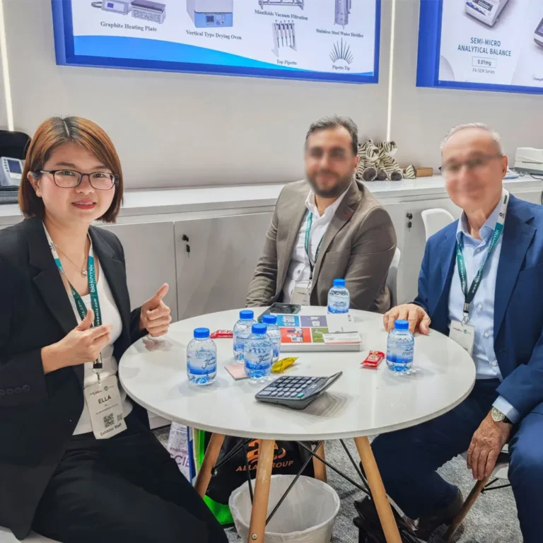 ARABLAB-Dubai-Booth-Display-10.webp