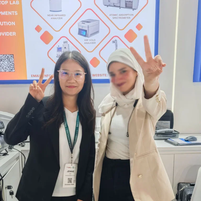 ARABLAB-Dubai-Trade-Show-Meeting-14.webp